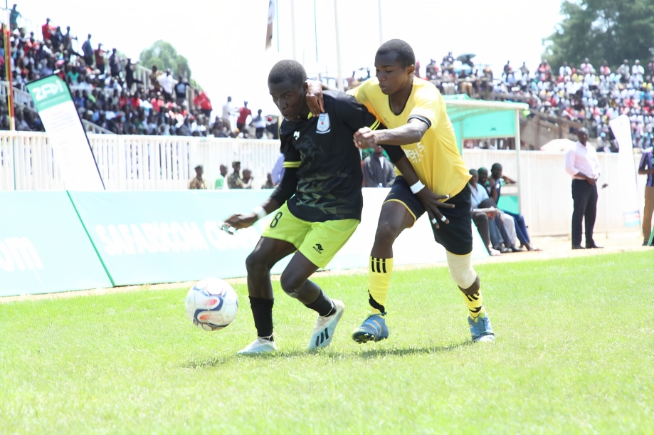 Shanderema in black against Kirangari player in yellow Jersey at Bukhungu Stadium